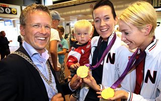 handballtvillingens-ol-gull-2012-pa-kjevik